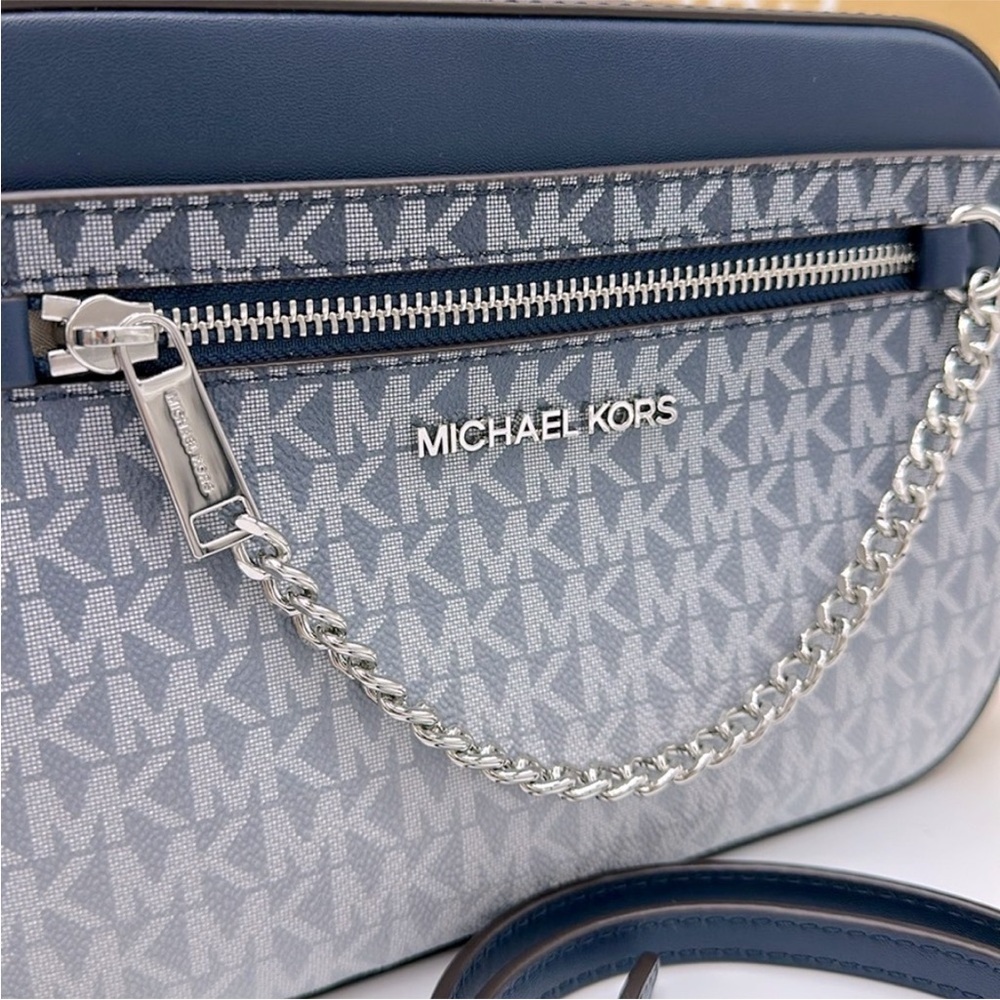 Michael Kors Jet Set Large Ombré Signature Logo East West Crossbody Navy
NWT - Picture 2 of 13
